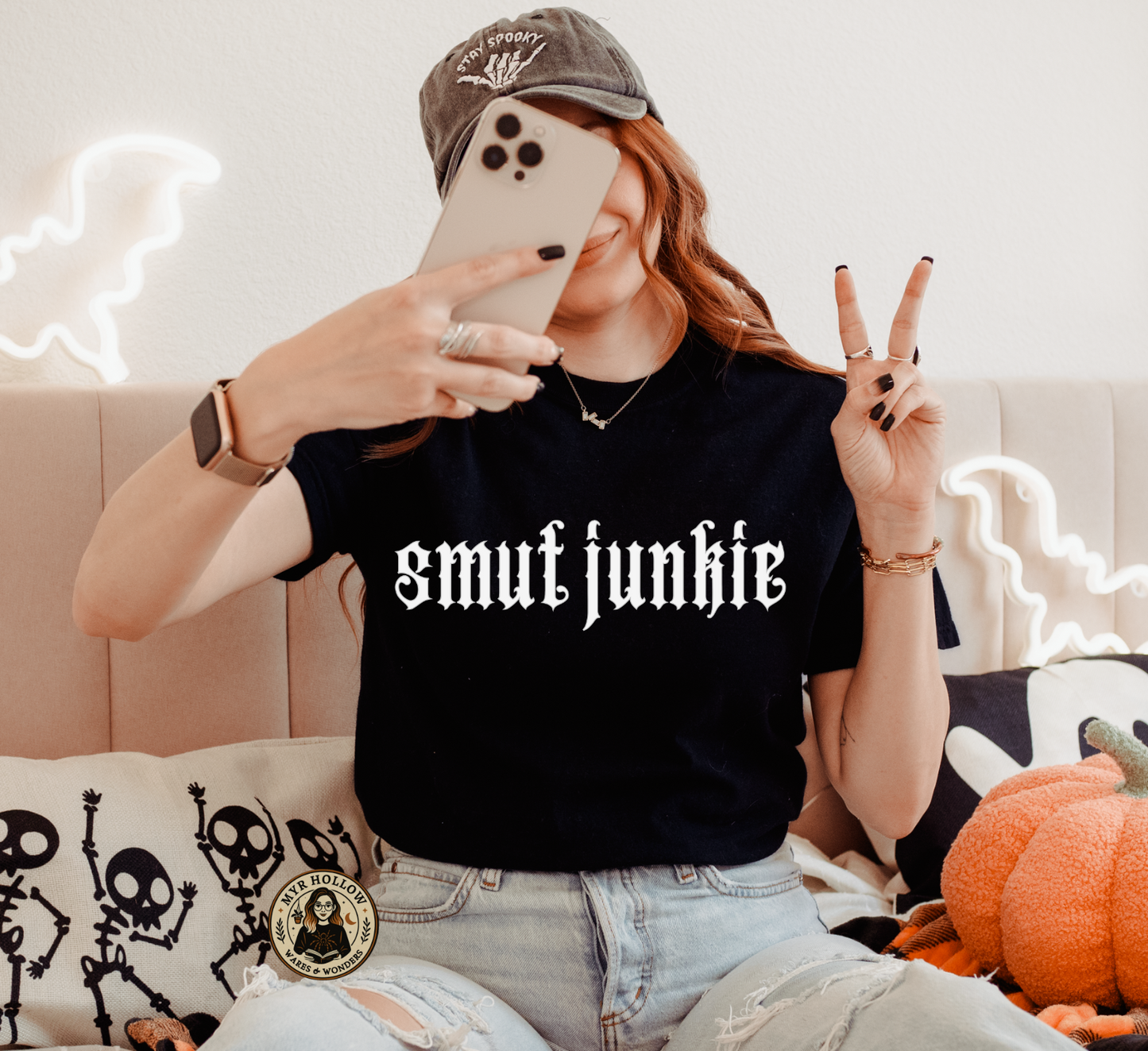 Smut Junkie Tee – For the Spicy Bookworm