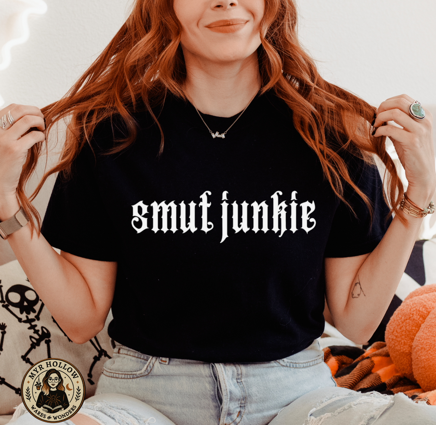 Smut Junkie Tee – For the Spicy Bookworm