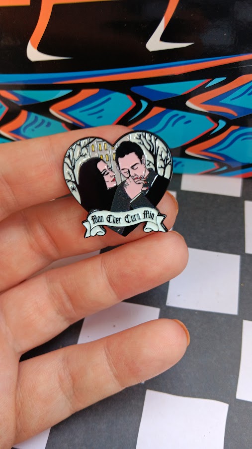 Mon Chèr, Mon Âme (Addams Couple Pin)